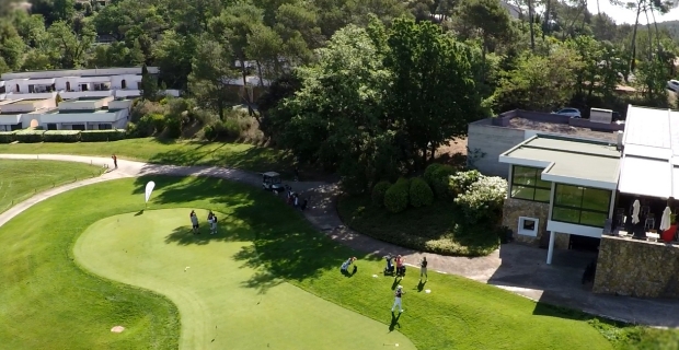 Circuit Golf Pass Provence verte (83) - Séjour golf de 6 Jrs / 5 Nts au golf de Barbaroux avec un stage de 5 parcours accompagnés / 2 golfs différents